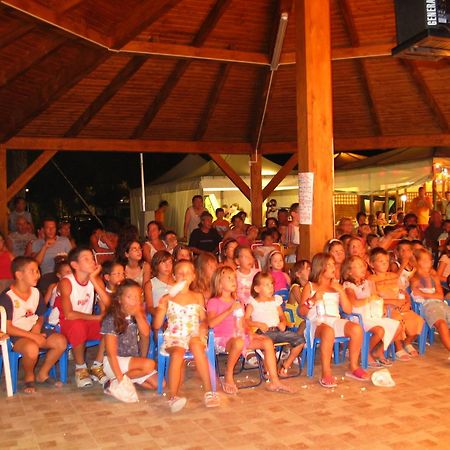 Camping La Pineta ปอร์โตเรกานาติ ภายนอก รูปภาพ