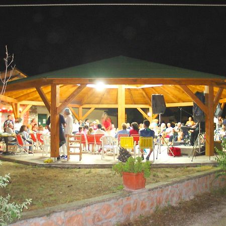 Camping La Pineta ปอร์โตเรกานาติ ภายนอก รูปภาพ