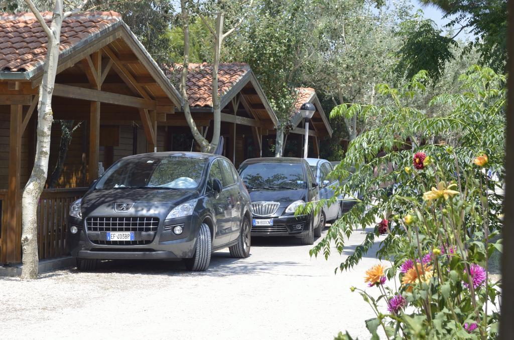 Camping La Pineta ปอร์โตเรกานาติ ภายนอก รูปภาพ