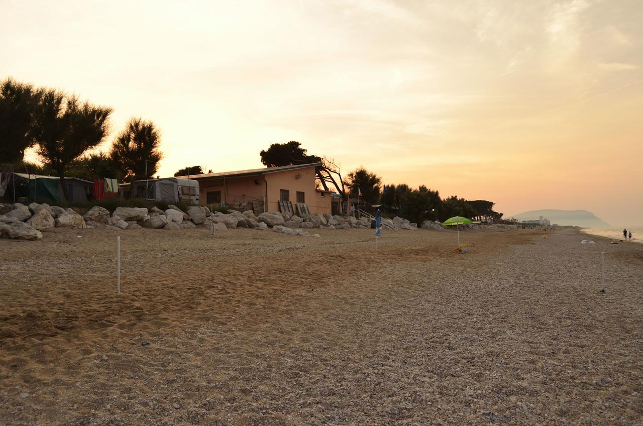 Camping La Pineta ปอร์โตเรกานาติ ภายนอก รูปภาพ